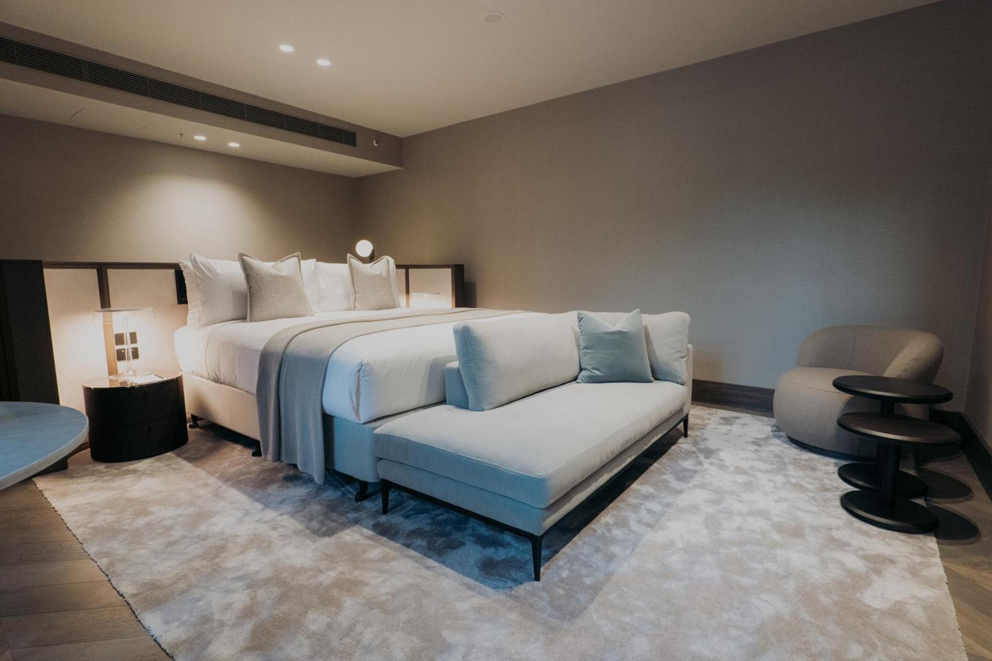 The Lyall Melbourne Room photo