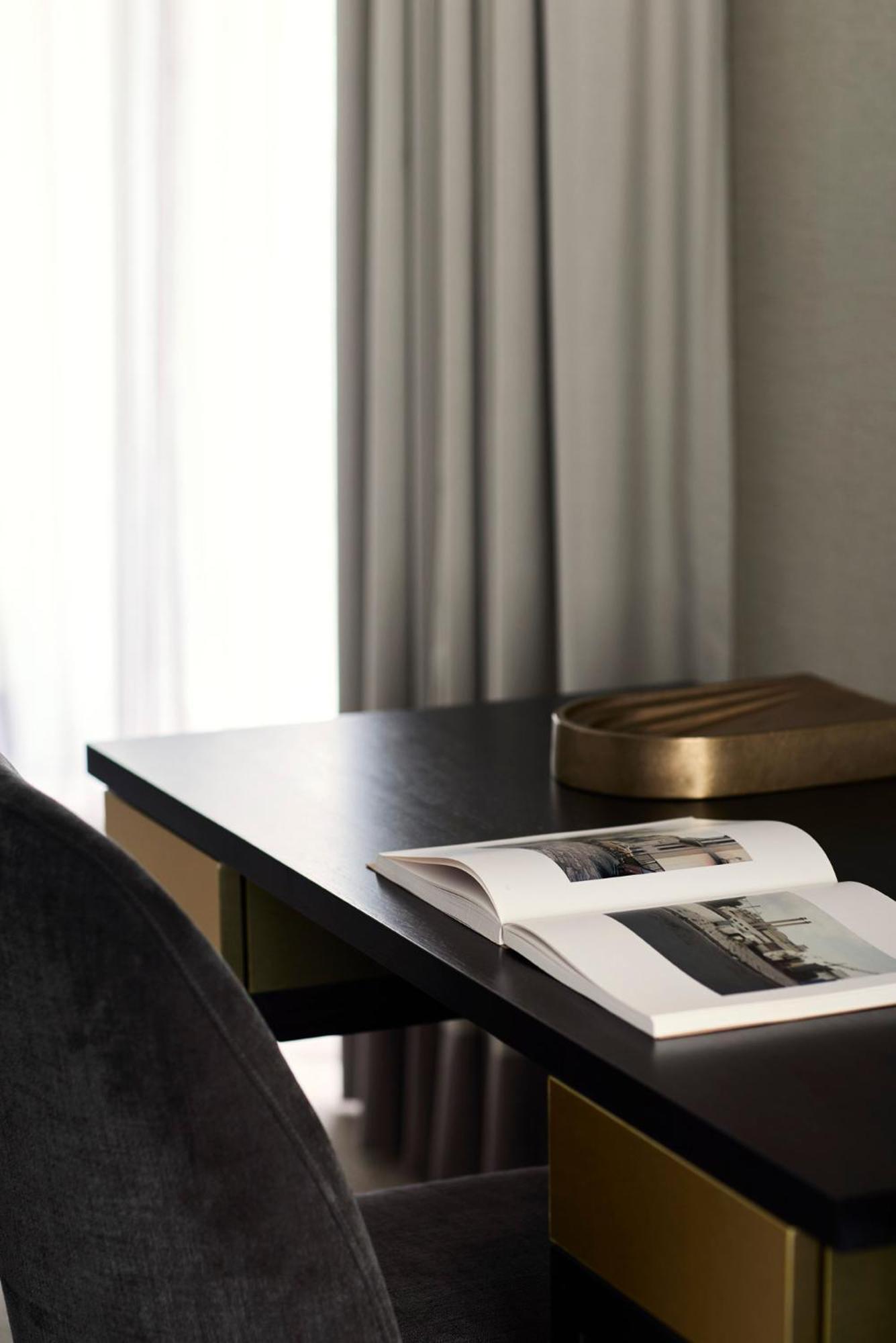 The Lyall Melbourne Room photo